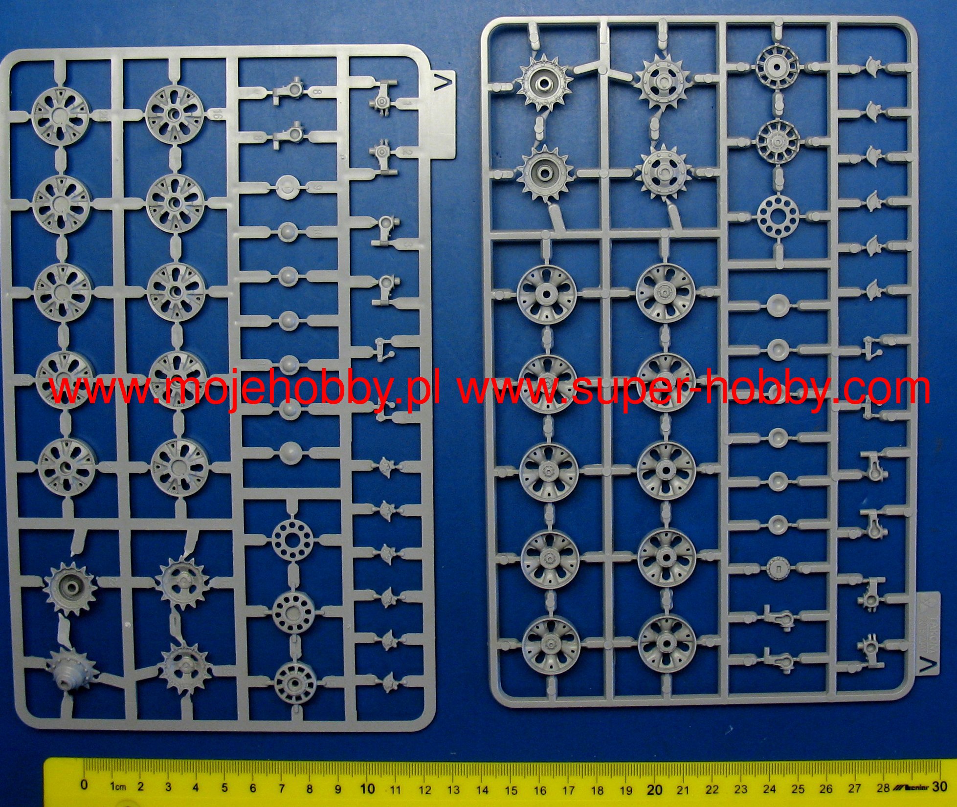 とむ T-54B Late Type Takom 2055