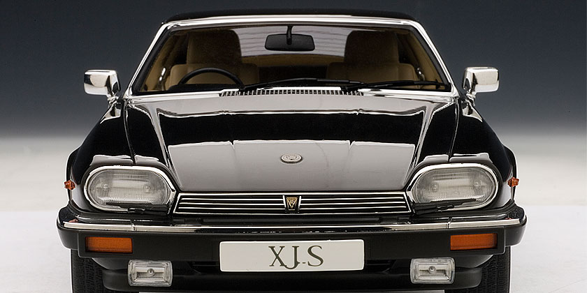Jaguar XJS Coupe (black) - Die-cast model - AutoArt 73577 Jaguar XJS Coupe (black) - Die-cast model - AutoArt 73577