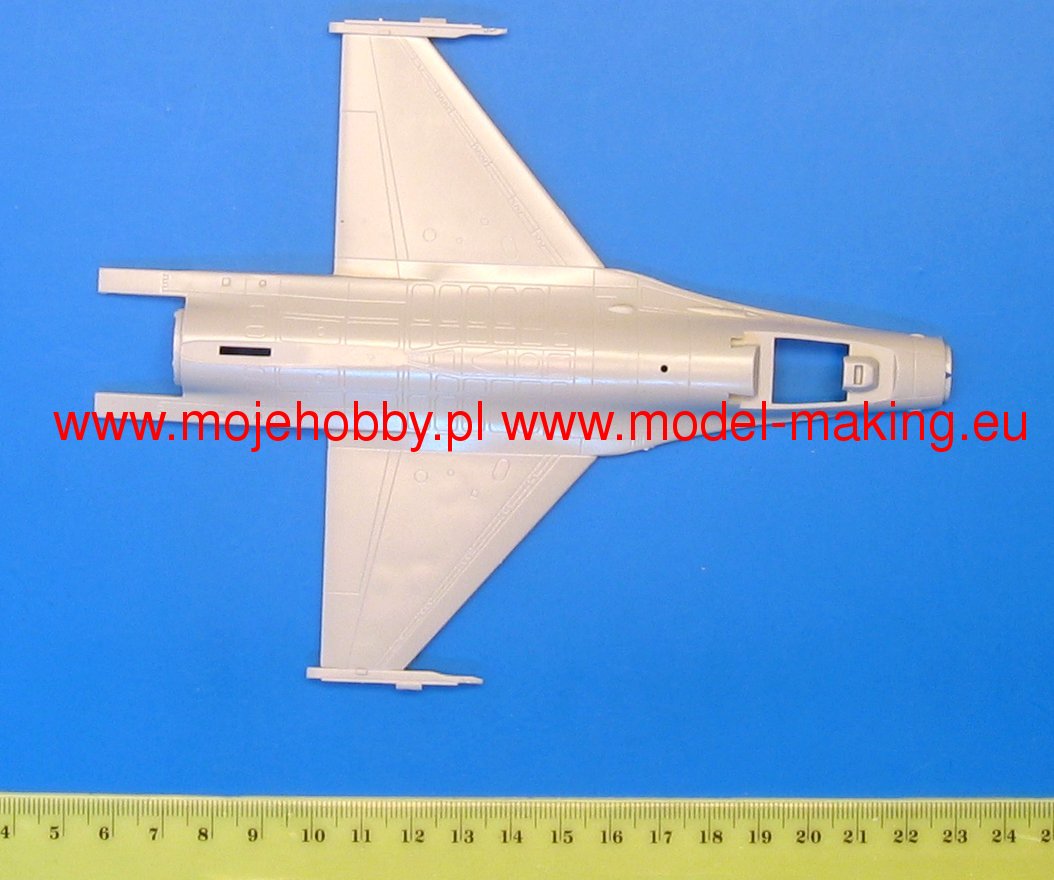 Hobbyboss 80274 1/72  F-16C Fighting Falcon Plastic model kit 