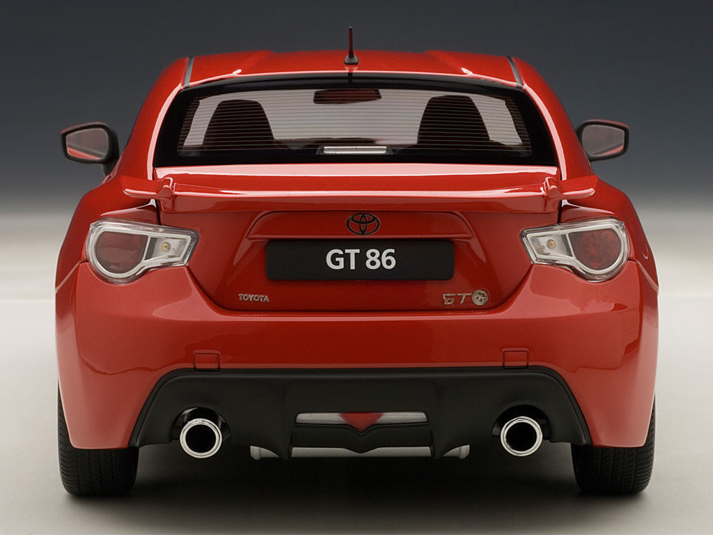 1/18 オートアート トヨタ GT86 Amazon.co.jp: AUTOart 1/18 トヨタ GT86 (欧州仕様/左H