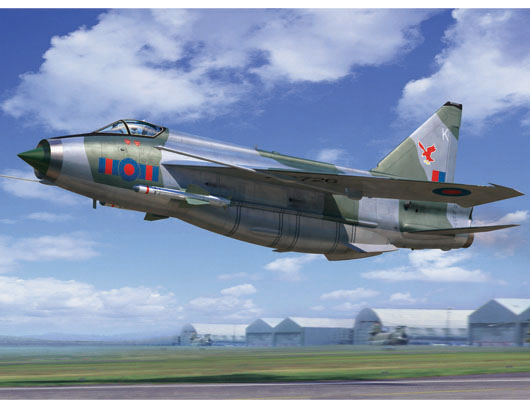 春新作の English Electric (BAC) Lightning F.2A/F.6 Trumpeter 02281 航空機・ヘリコプター