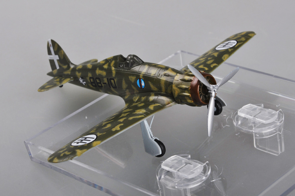 HobbyBoss 80291 1/72 Italian MC.200 Saetta Fighter Assembly Aircraft