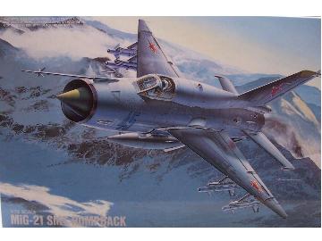 Soviet Mikoyan Guriewicz MiG-21 SMT Humpback Fujimi 270227